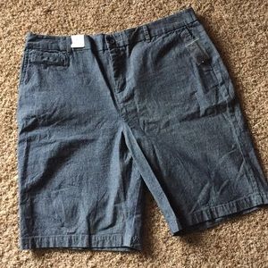Light weight  Betmuda jean shorts BNWT sz18